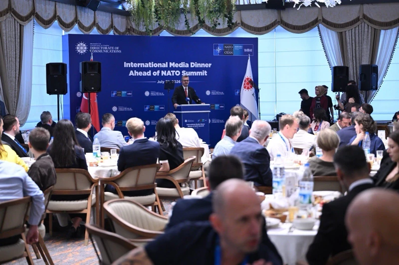 Cumhurbaşkanlığı İletişim Başkanı Burhanettin Duran, Ankara’da NATO Liderler Zirvesi vesilesiyle ulusal ve uluslararası basın mensuplarıyla bir arada.