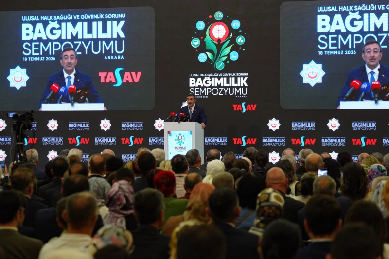 Cumhurbaşkanı Yardımcısı Cevdet Yılmaz, TASAV tarafından düzenlenen Ulusal Halk Sağlığı ve Güvenlik Sorunu: Bağımlılık sempozyumuna katıldı.
