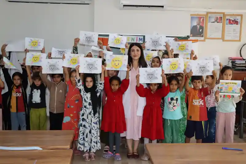 Sağlık Hizmetleri Daire Başkanlığı koordinesinde gerçekleştirilen "Benim Yaz Hedefim" programı kapsamında minikler, yaz aylarına yönelik kişisel hedeflerini koydu.