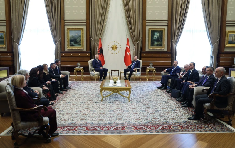 Cumhurbaşkanı Recep Tayyip Erdoğan, Cumhurbaşkanlığı Külliyesi’nde Arnavutluk Başbakanı Edi Rama’yı kabul etti