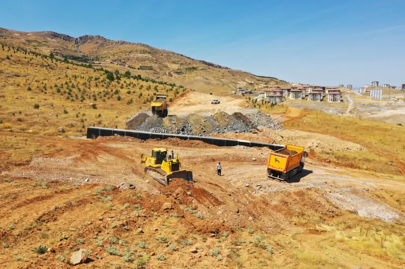 Güney Kuşak Yolu 2. Etap çalışmalarının Çamurlu Mahallesi mevkii