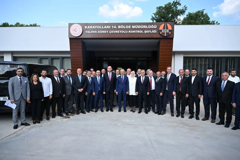 Ulaştırma ve Altyapı Bakanı Abdulkadir Uraloğlu, Yalova teması kapsamında yapımı devam eden Güney Çevre Yolu projesini inceledi.